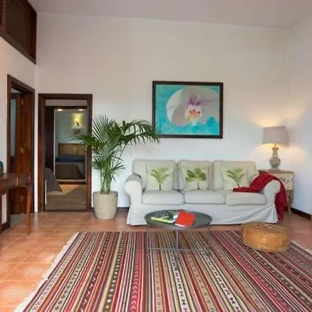 Sleeps 2 Wifi Guatiza