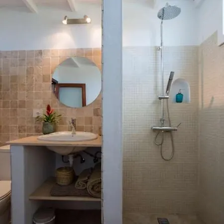 Sleeps 2 Wifi Villa *